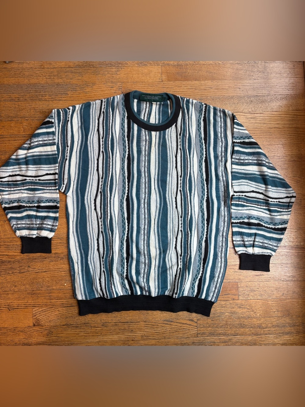 Tundra Vintage Men’s Crewneck Sweater Size M